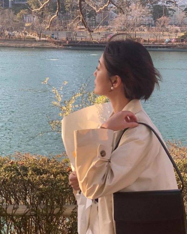 仁信配资 这件风衣，美得不像话！